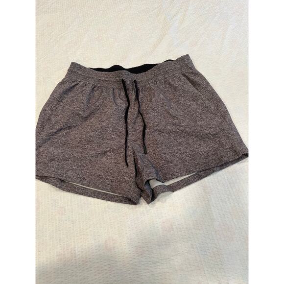 Lululemon spring break away gray shorts 10 women - Picture 3 of 5